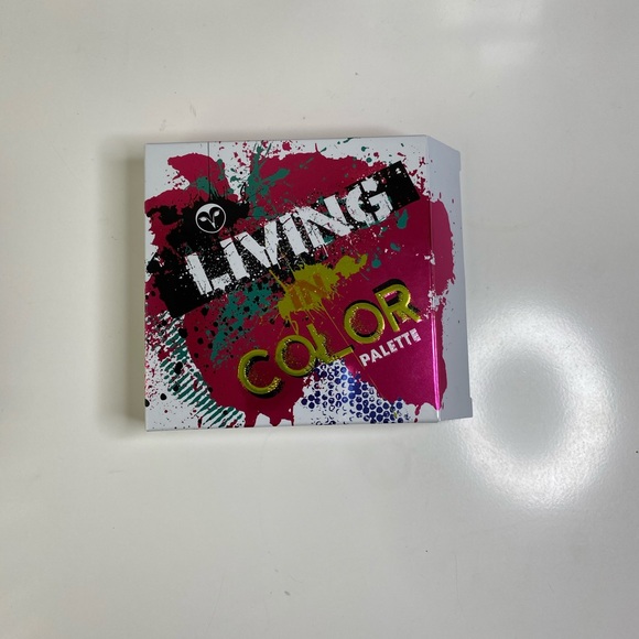 Eyeshadows - Picture 2 of 4